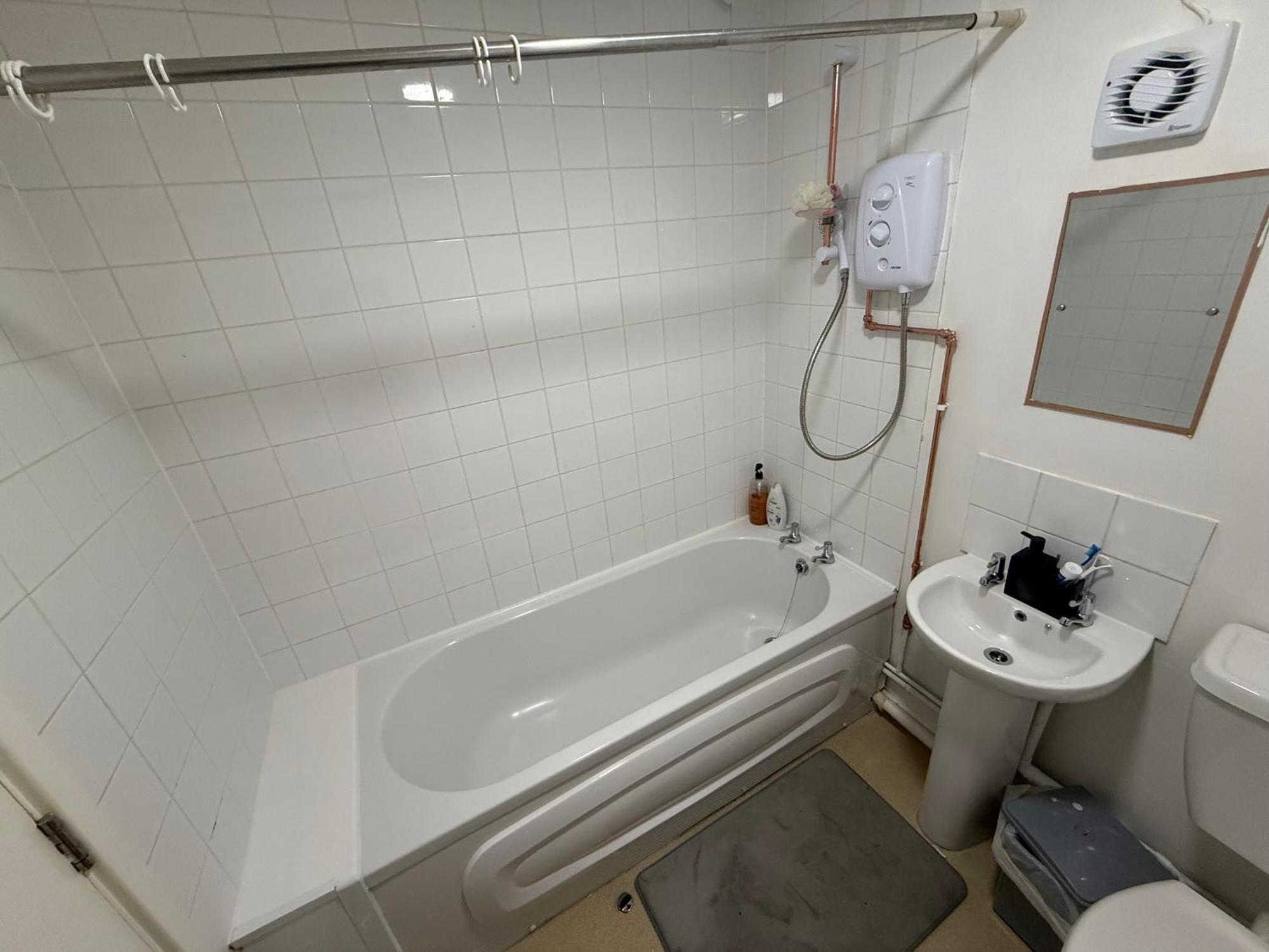 Homely Entire One Bedroom Apartment *